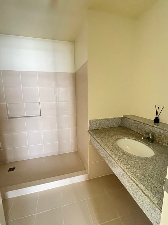 3BR PENTHOUSE UNIT with PARKING for SALE at BRIXTON PLACE Kapitolyo Pasig City — Pasig photo 8