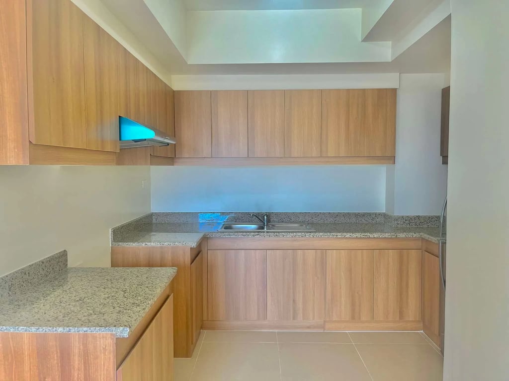 3 Bedroom Semi furnished near BGC and Ortigas — Pasig photo 12