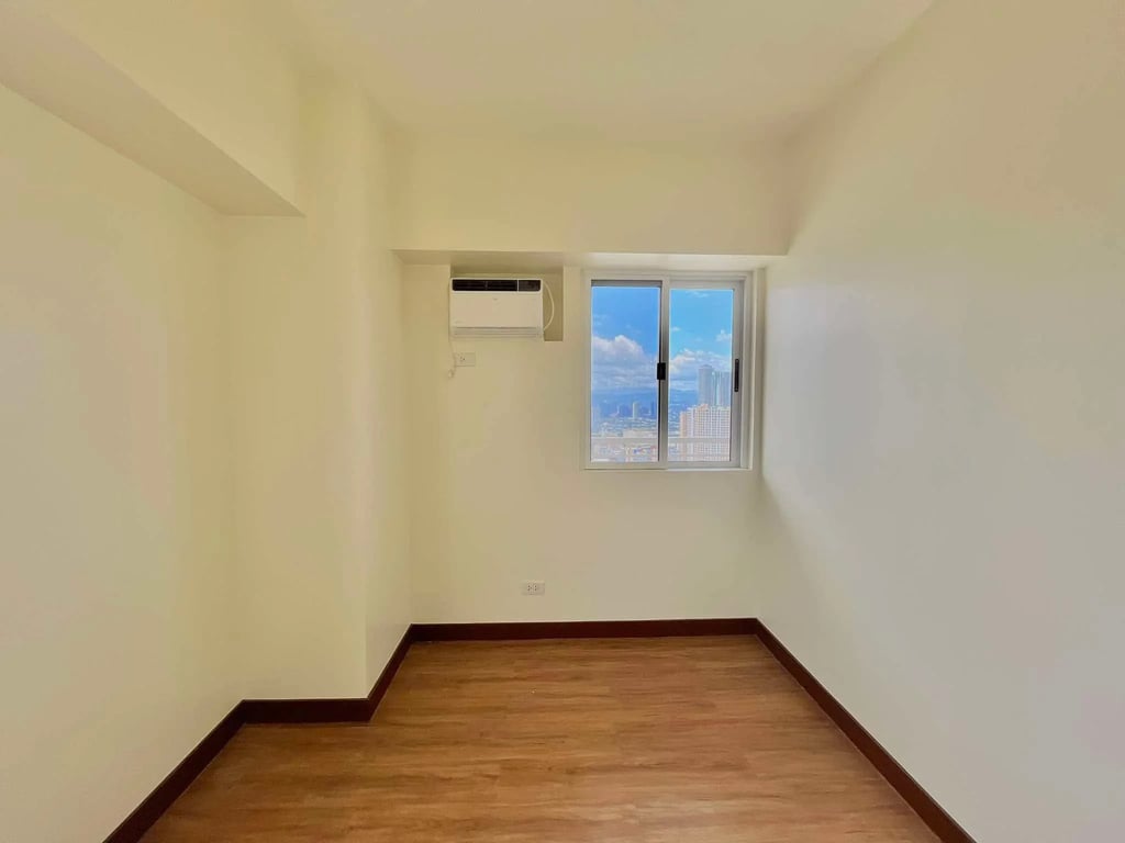 3 Bedroom Semi furnished near BGC and Ortigas — Pasig photo 16