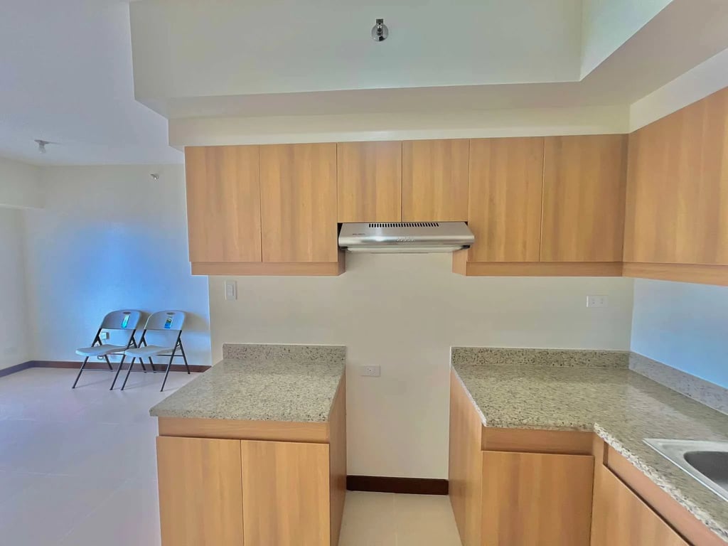 3 Bedroom Semi furnished near BGC and Ortigas — Pasig photo 17