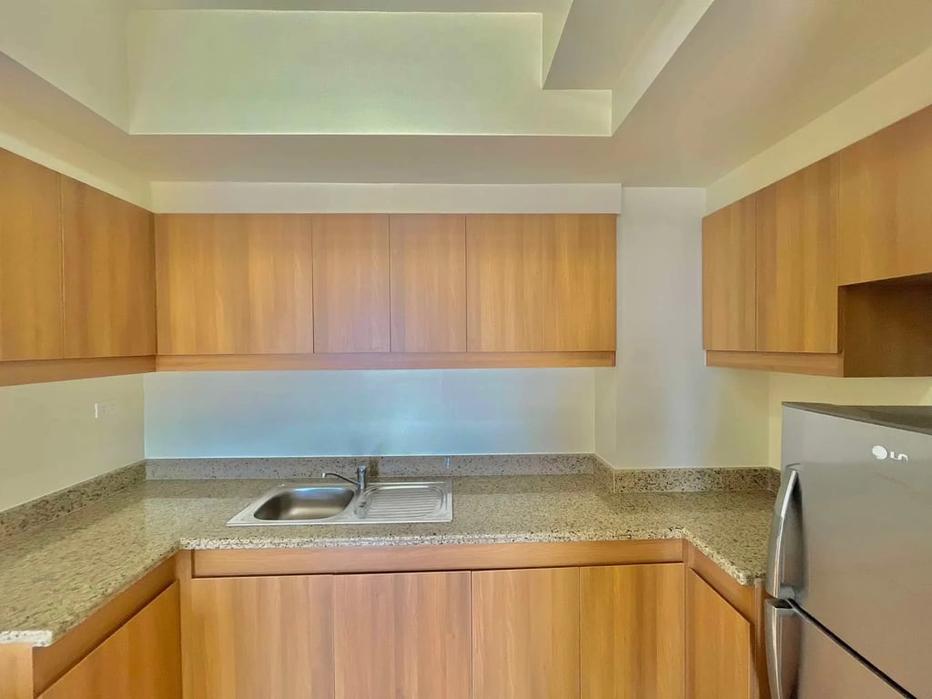 3 Bedroom Semi furnished near BGC and Ortigas — Pasig photo 19