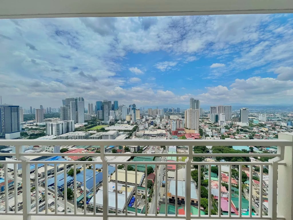 3 Bedroom Semi furnished near BGC and Ortigas — Pasig photo 21