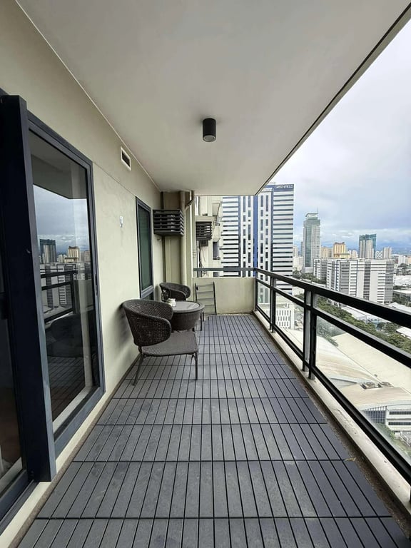 No-Brainer Deal! 2BR with Balcony – Flair Towers, Mandaluyong — Mandaluyong City photo 4