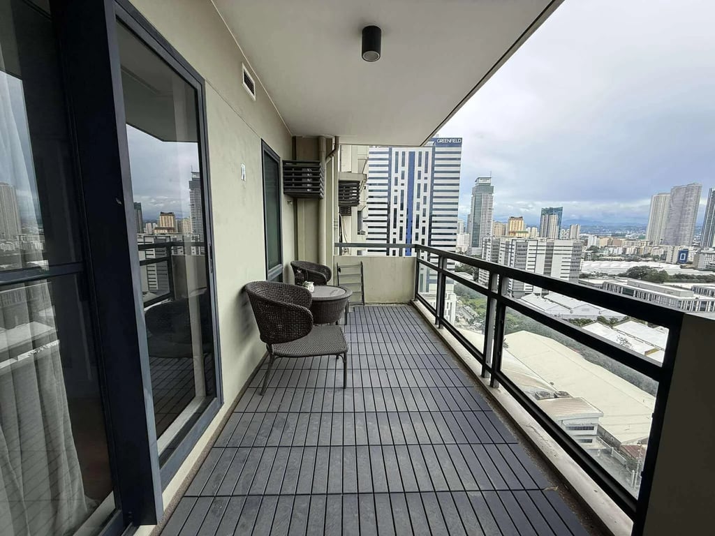No-Brainer Deal! 2BR with Balcony – Flair Towers, Mandaluyong — Mandaluyong City photo 5