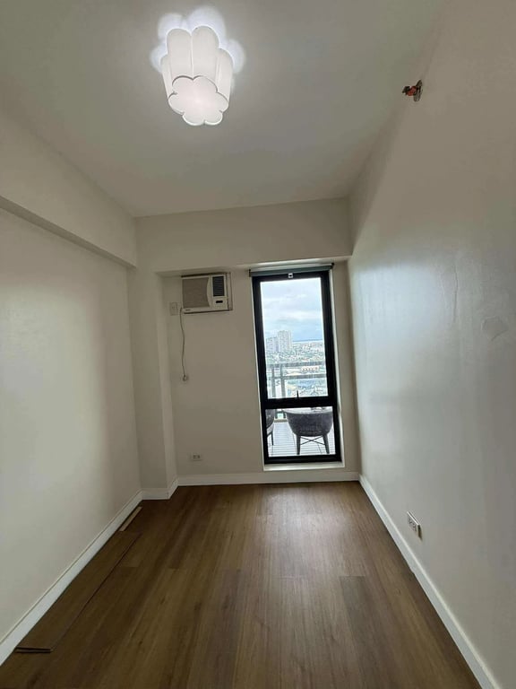 No-Brainer Deal! 2BR with Balcony – Flair Towers, Mandaluyong — Mandaluyong City photo 7