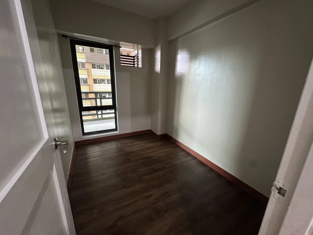 EXCLUSIVE OFFER! Spacious 2BR Unfurnished Unit with Balcony at Flair Towers – Resort Lifestyle near Ortigas &amp; BGC — Mandaluyong City photo 6