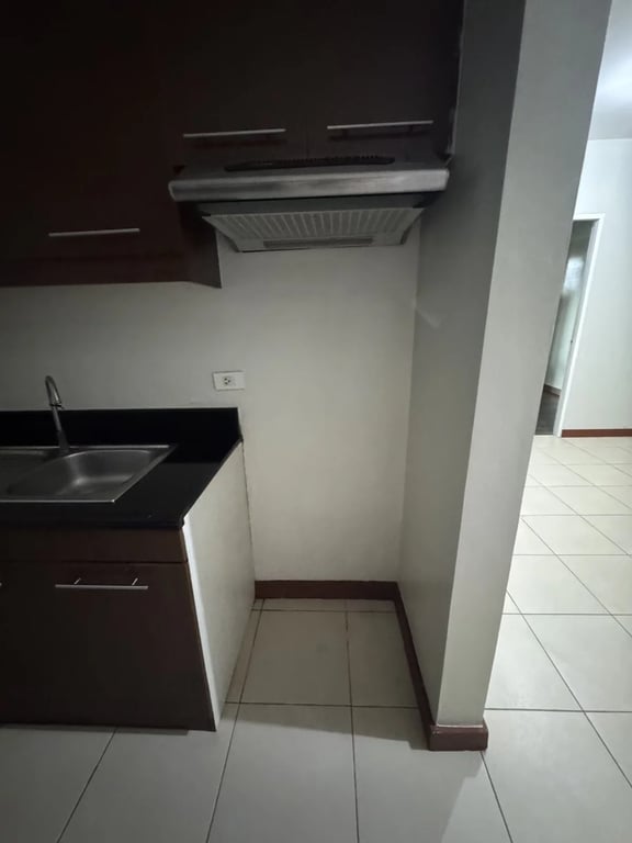 EXCLUSIVE OFFER! Spacious 2BR Unfurnished Unit with Balcony at Flair Towers – Resort Lifestyle near Ortigas &amp; BGC — Mandaluyong City photo 9