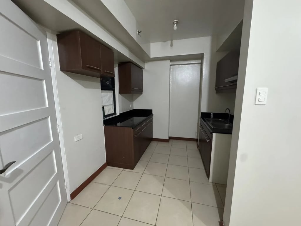 EXCLUSIVE OFFER! Spacious 2BR Unfurnished Unit with Balcony at Flair Towers – Resort Lifestyle near Ortigas &amp; BGC — Mandaluyong City photo 10