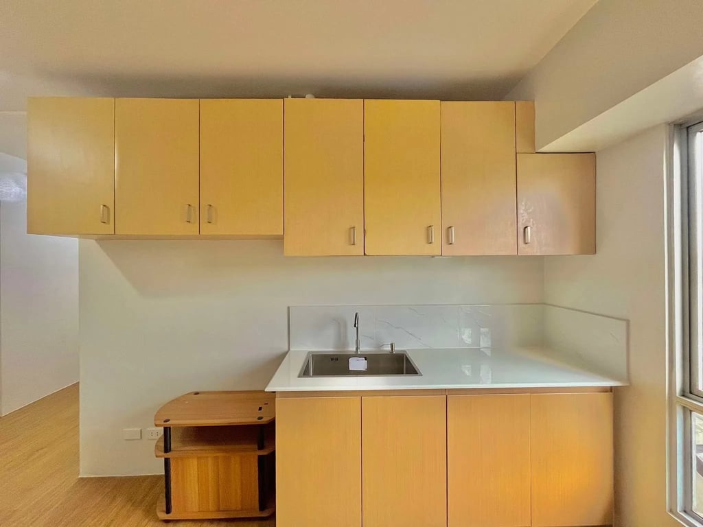 PREMIER LEASE OFFER: 2BR Semi-Furnished Unit in Avida Towers New Manila — Quezon CIty photo 18
