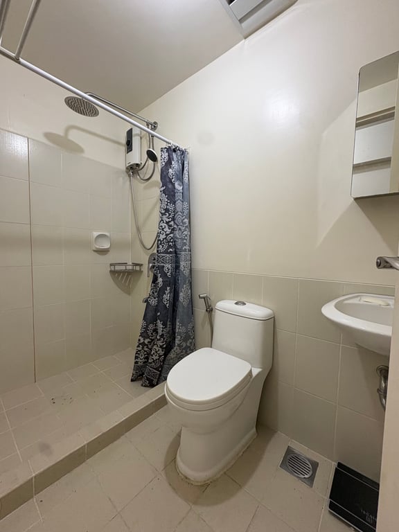 Garden Level 1-BR High-Floor Oasis at Lumiere Residences, Pasig — Pasig photo 9