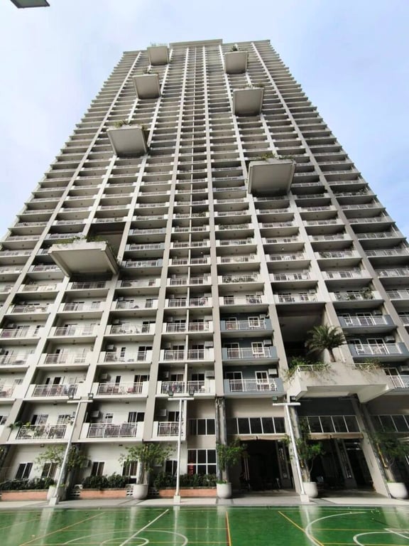 Garden Level 1-BR High-Floor Oasis at Lumiere Residences, Pasig