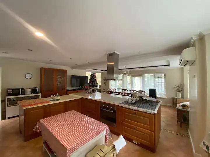 For Sale: Elegant 6-Bedroom Estate in Canyon Woods, Batangas — Laurel photo 14