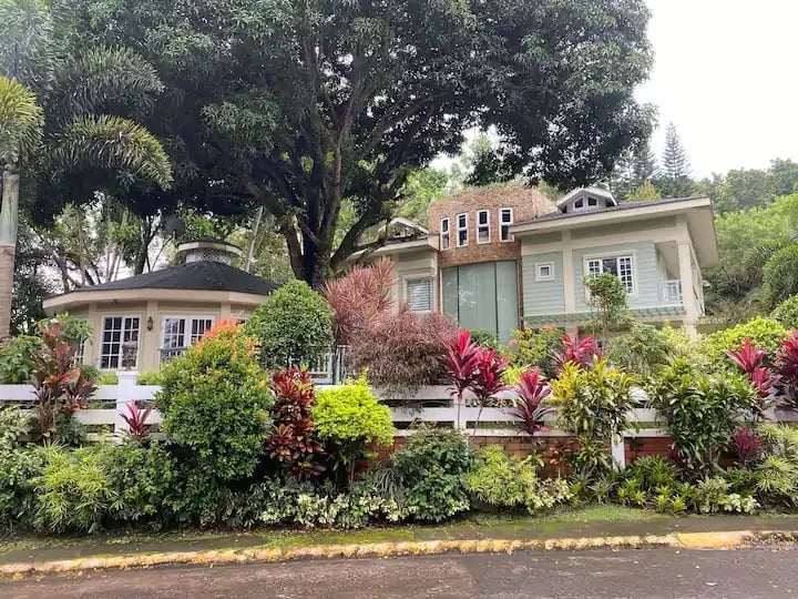 For Sale: Elegant 6-Bedroom Estate in Canyon Woods, Batangas — Laurel photo 20