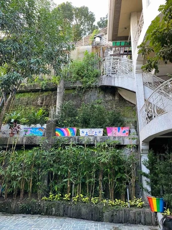 FOR SALE: Elegant Multi-Family Home in Loyola Grand Villas, Quezon City — Quezon CIty photo 3