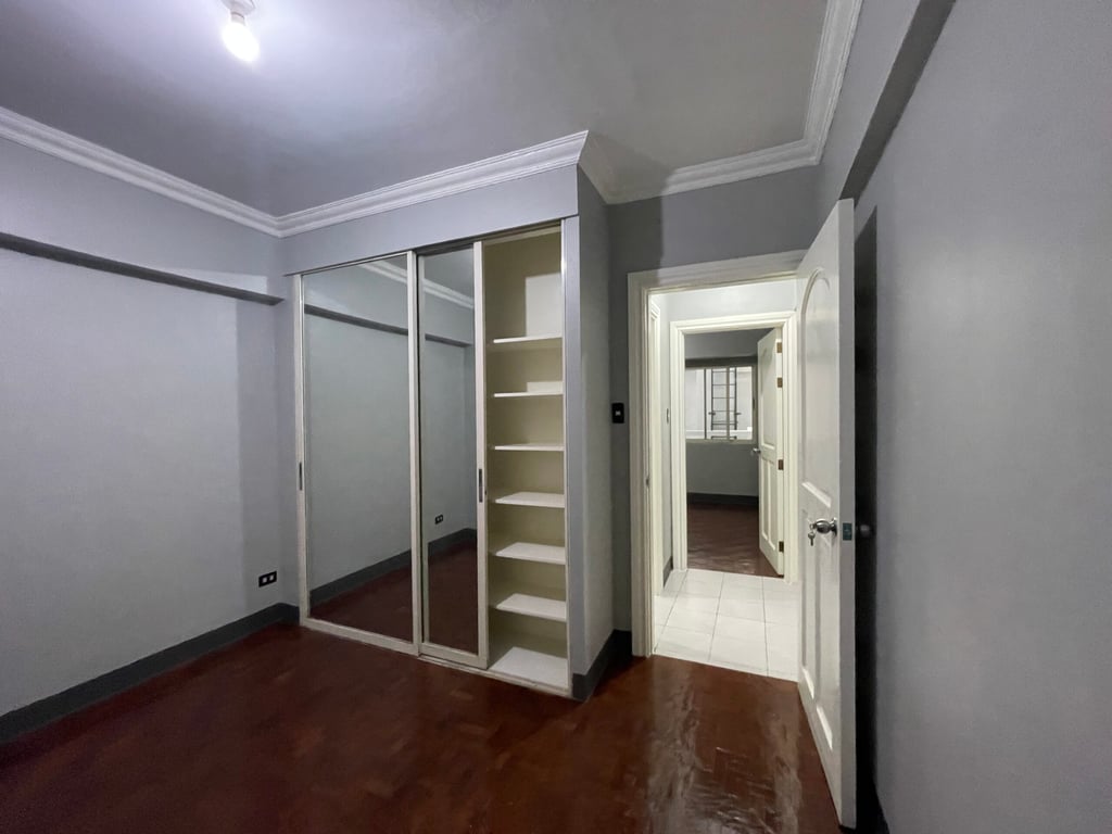 FOR SALE | FULLY-LEASED 4-STOREY RESIDENTIAL BUILDING | MANDALUYONG CITY — Mandaluyong City photo 3