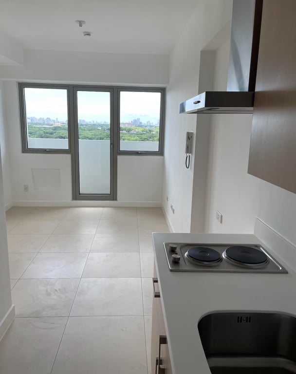 FOR SALE: Studio Unit at Commonwealth by Century Properties — Quezon CIty photo 3