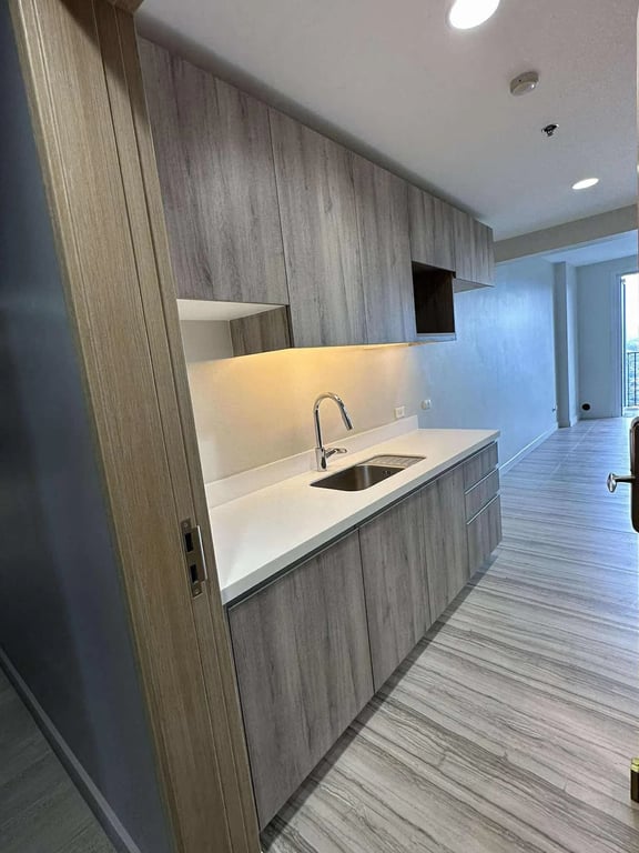 Maple Residences, Ortigas East: Studio Unit For Sale — Manila photo 4