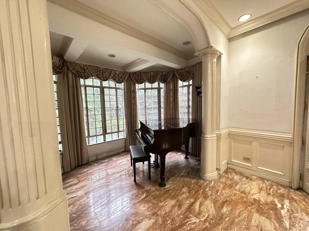 Loyola Grand Villas, Quezon City: House and Lot For Sale — Quezon CIty photo 4