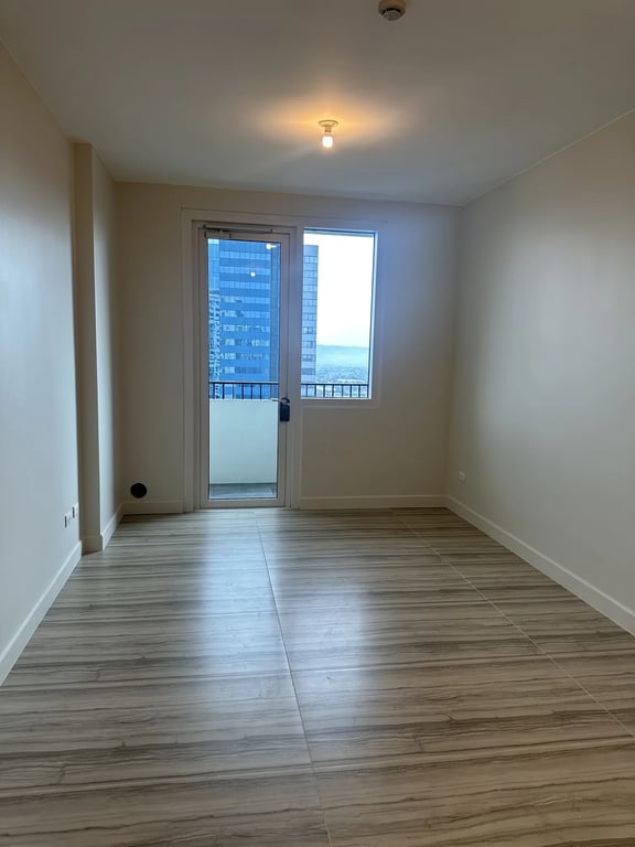 Maple Residences, Ortigas East: Designer 2-Bedroom for Rent Awaits you! — Pasig photo 8