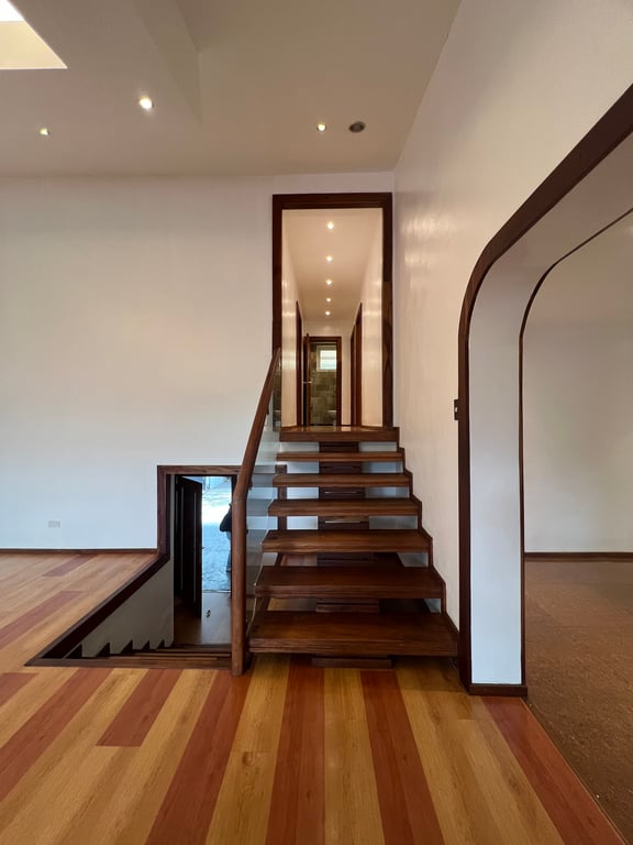 4 Bedroom Townhouse with maid's quarters FOR SALE in Green Valley Townhouse, Valle Verde 1, Pasig City! — Pasig photo 4