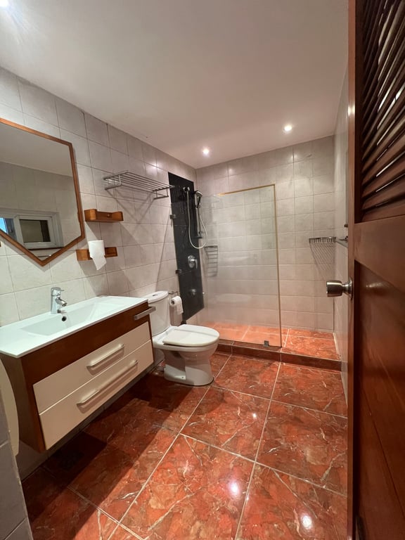 4 Bedroom Townhouse with maid's quarters FOR SALE in Green Valley Townhouse, Valle Verde 1, Pasig City! — Pasig photo 5