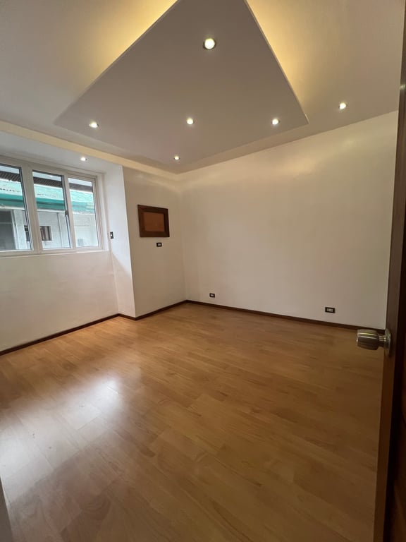 4 Bedroom Townhouse with maid's quarters FOR SALE in Green Valley Townhouse, Valle Verde 1, Pasig City! — Pasig photo 11