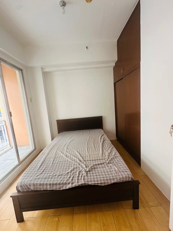 Spacious 1 Bedroom Unit For Sale in Mandaluyong Executive Mansion III — Mandaluyong City, Metro Manila, Philippines photo 3