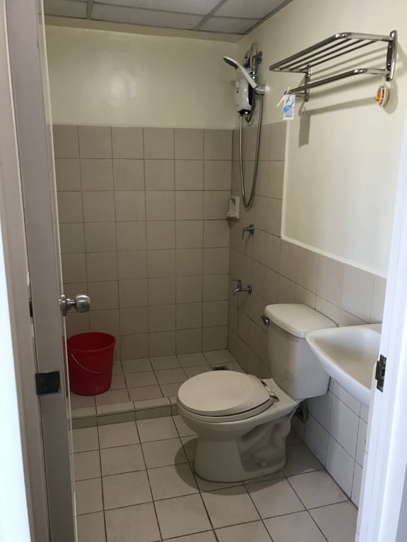 Corner 1-Bedroom Unit with Skyline view — Mandaluyong City photo 12