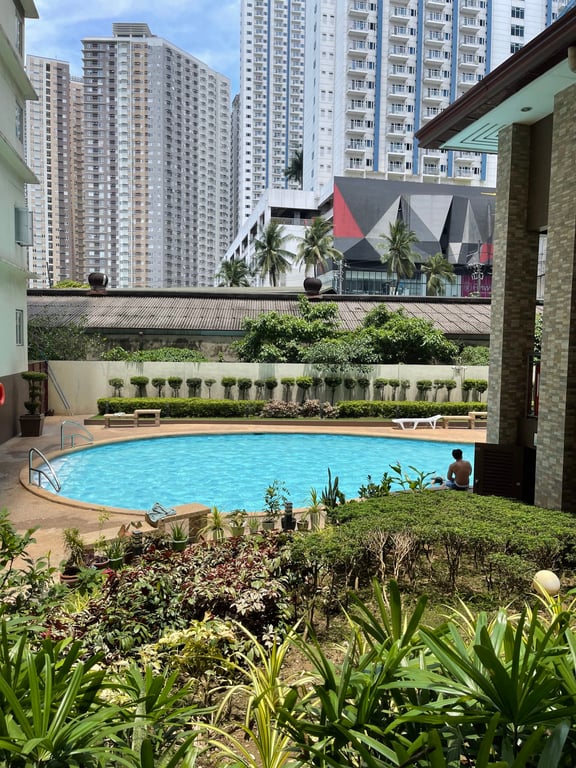 Corner 1-Bedroom Unit with Skyline view — Mandaluyong City photo 14
