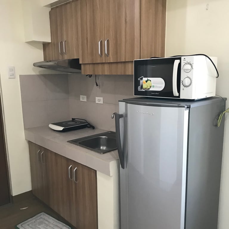 Corner 1-Bedroom Unit with Skyline view — Mandaluyong City photo 4