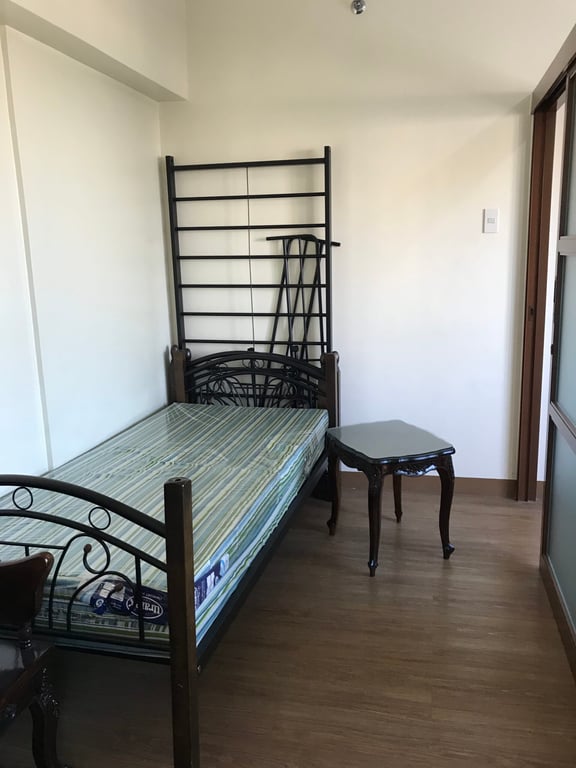 Corner 1-Bedroom Unit with Skyline view — Mandaluyong City photo 6