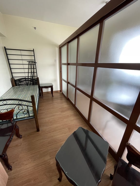 Corner 1-Bedroom Unit with Skyline view — Mandaluyong City photo 11