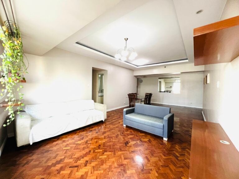 For Sale: Corner 3BR Unit City &amp; Land Mega Plaza Across Robinsons Galleria Mall